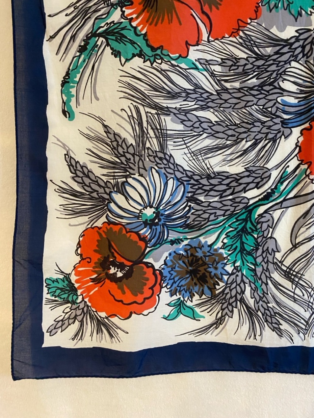 CAbi Carol Anderson 100% cotton scarf poppies #364 - Picture 5 of 9